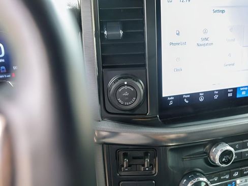 Used 2024 Ford F150 Platinum image 21