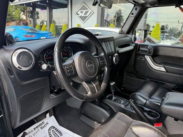 Used 2012 Jeep Wrangler Unlimited Sahara w/ Connectivity Group AWD/4WD image 14