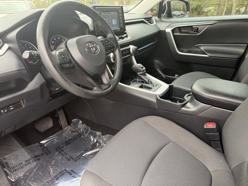 Used 2022 Toyota RAV4 LE image 20