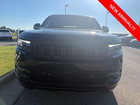 Used 2024 Jeep Wagoneer Series II AWD/4WD image 2