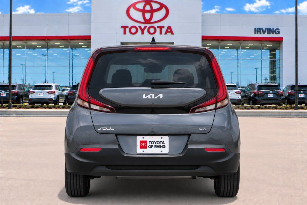 Used 2022 Kia Soul LX w/ Technology Package FWD image 6