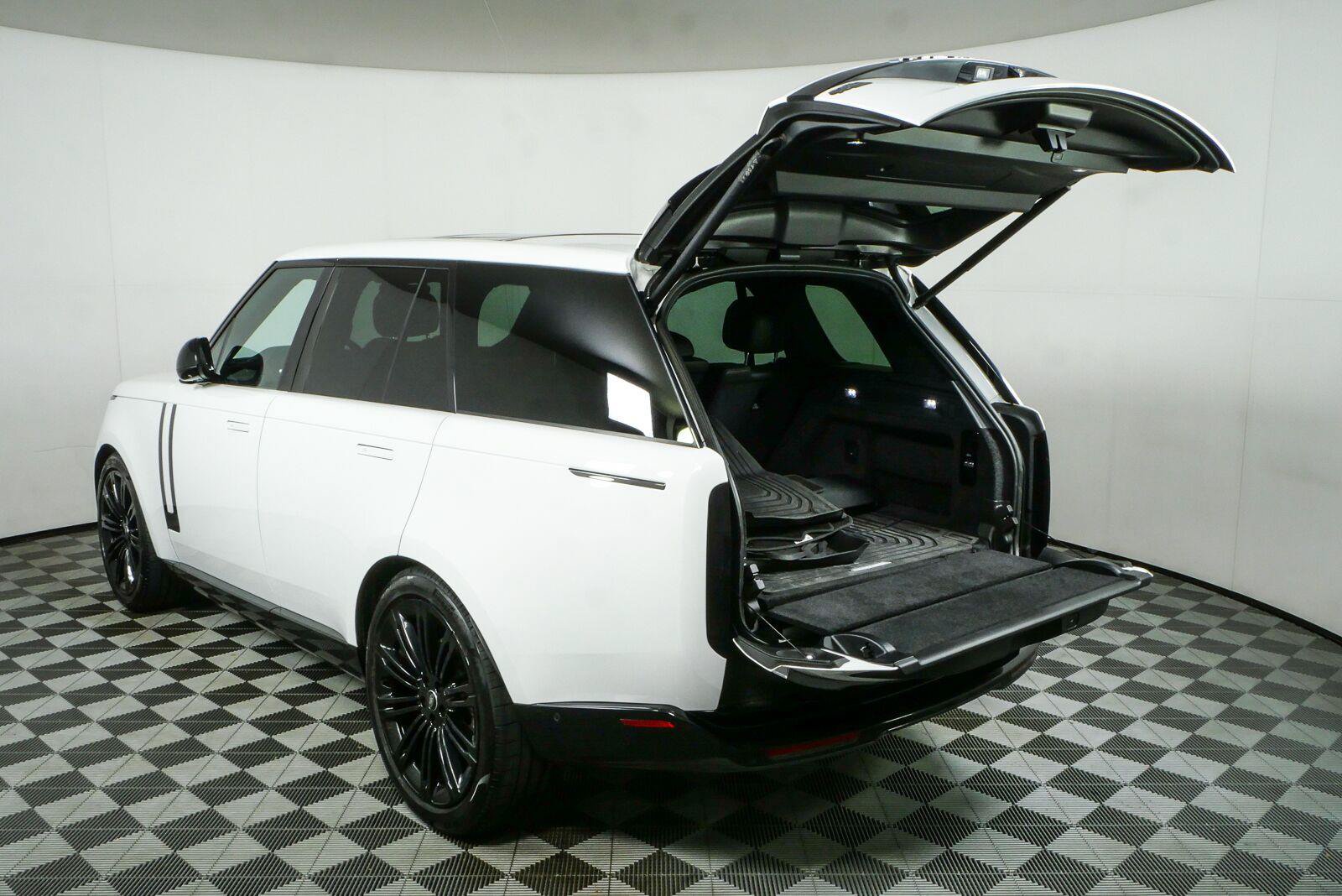 Used 2024 Land Rover Range Rover SE AWD/4WD image 37