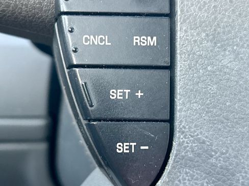Used 2006 Ford Five Hundred SE FWD image 16