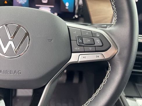 Used 2024 Volkswagen Atlas SE image 12