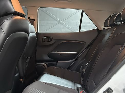 Used 2022 Hyundai Venue Limited w/ Cargo Package FWD image 21