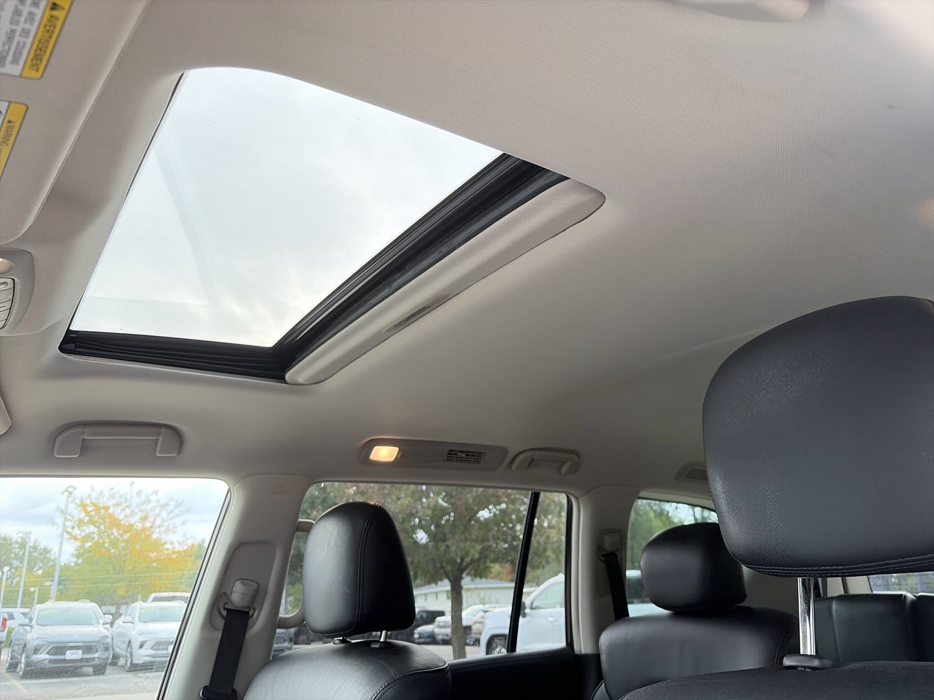 Used 2022 Nissan Armada SL w/ Captain's Chairs Package AWD/4WD image 20