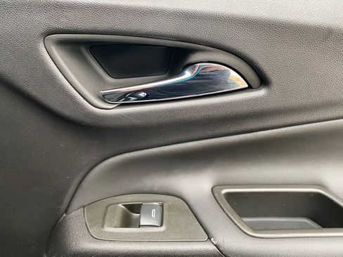 Used 2023 Chevrolet Equinox LT w/ Driver Convenience Package image 14