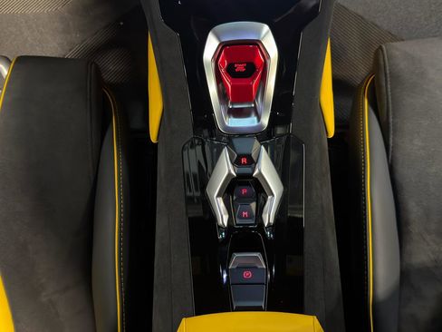 Used 2023 Lamborghini Huracan Tecnica image 21