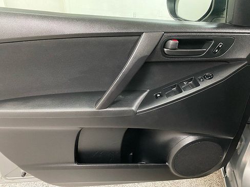 Used 2011 MAZDA MAZDA3 i Sport image 9