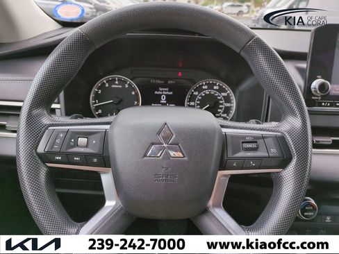Used 2024 Mitsubishi Outlander ES image 25