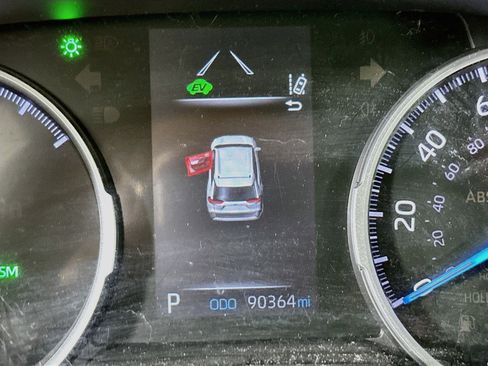 Used 2021 Toyota RAV4 XLE w/ Convenience Package AWD/4WD image 19