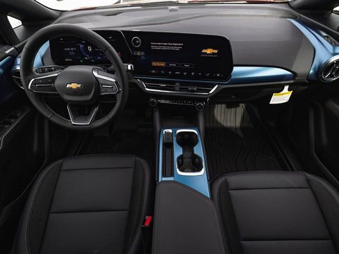 New 2026 Chevrolet Equinox EV LT image 17