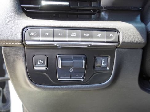 Used 2023 Cadillac Escalade ESV Premium Luxury w/ Performance Package AWD/4WD image 24