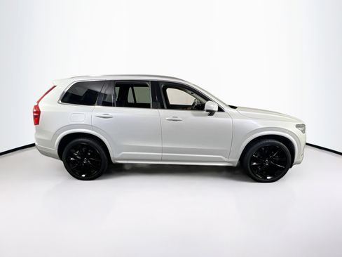 Used 2022 Volvo XC90 T6 Momentum w/ Advanced Package image 4