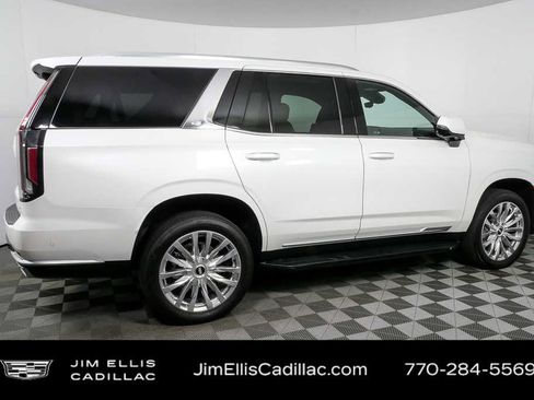 Used 2024 Cadillac Escalade Premium Luxury image 2