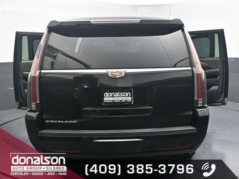 Used 2016 Cadillac Escalade ESV Premium AWD/4WD image 26