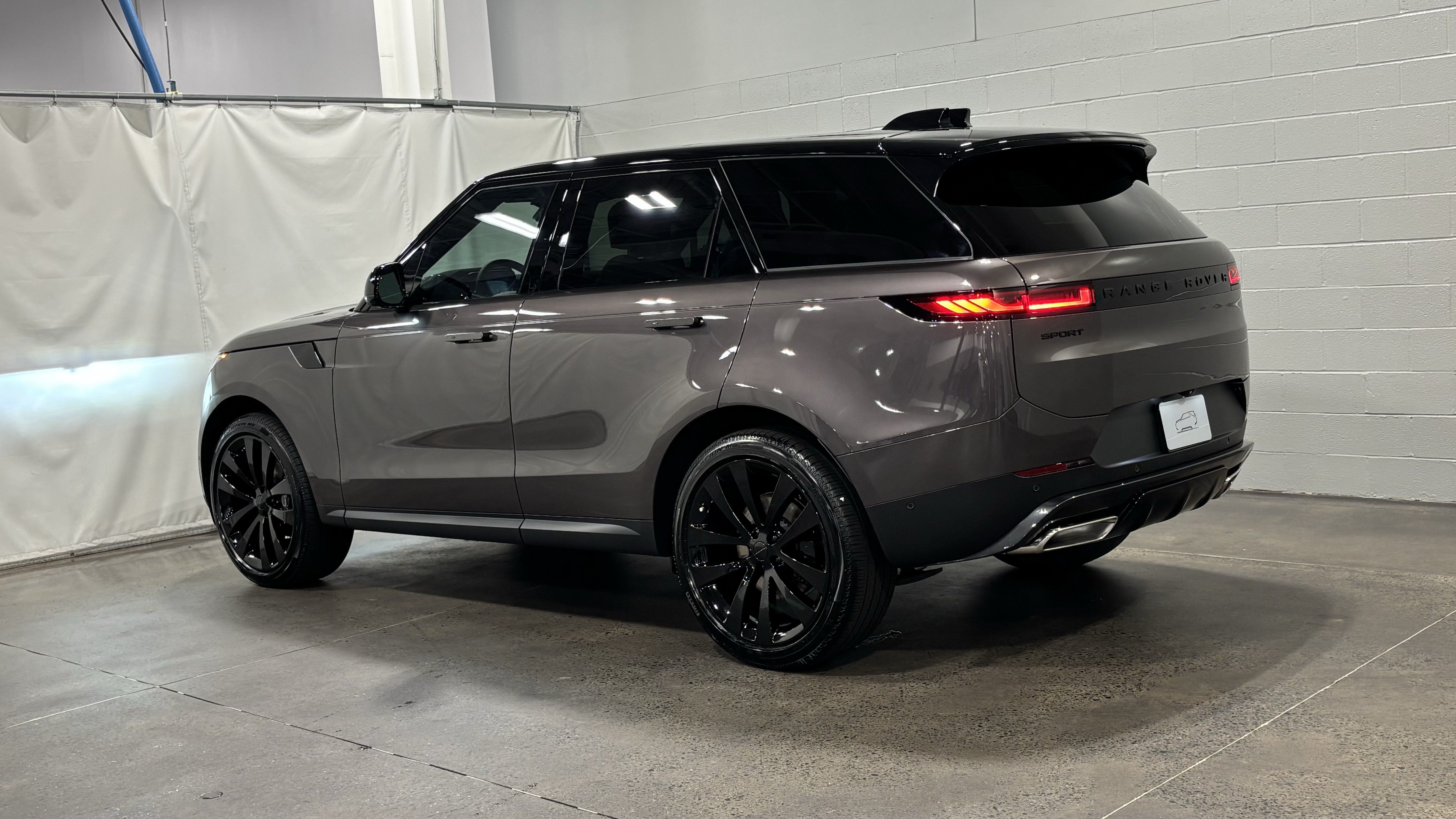 New 2026 Land Rover Range Rover Sport SE AWD/4WD image 12