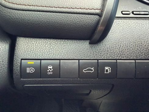 Used 2018 Toyota Camry LE image 21