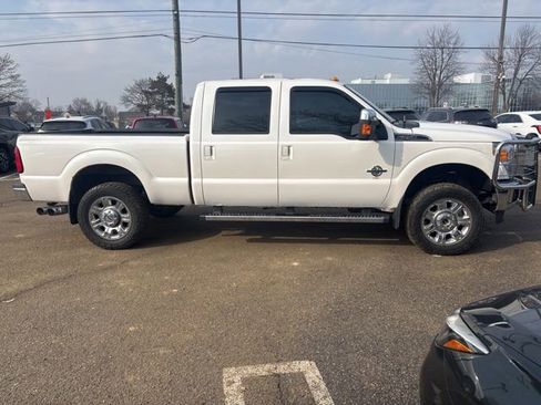 Used 2014 Ford F250 Lariat w/ Chrome Package image 2