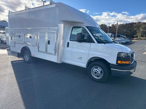 New 2025 GMC Savana 4500 w/ Power Convenience Package image 7