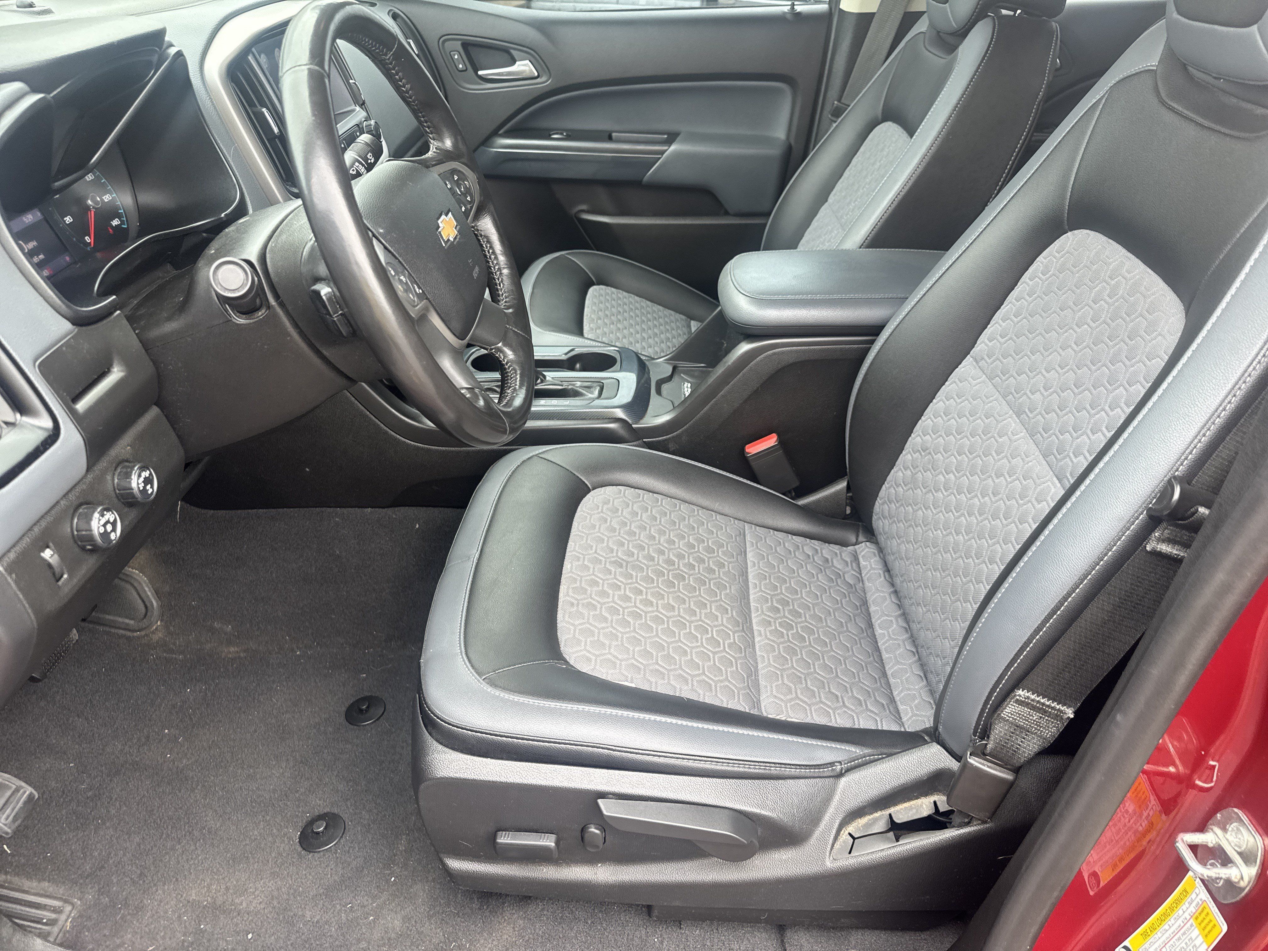 Used 2019 Chevrolet Colorado Z71 AWD/4WD image 10