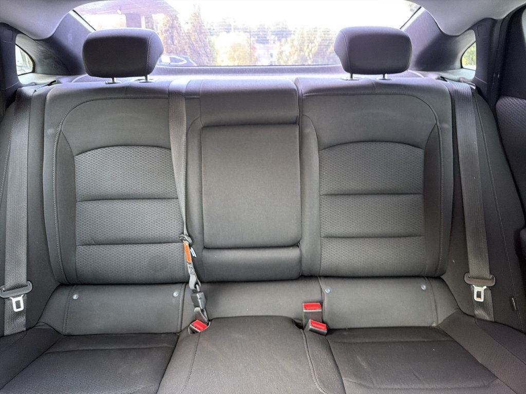 Used 2018 Chevrolet Malibu LT FWD image 28