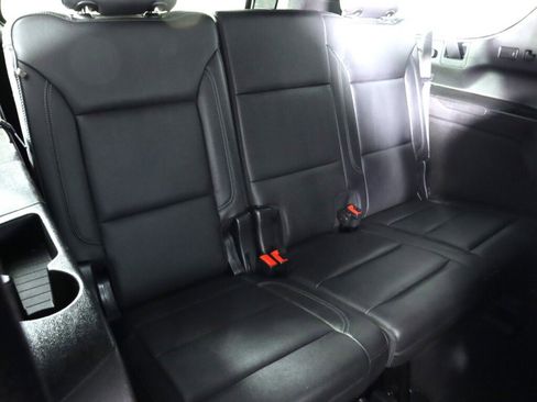 Used 2021 Chevrolet Suburban LT image 43