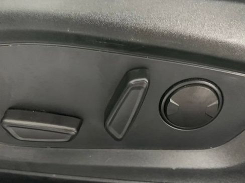 Used 2022 Ford Explorer Platinum w/ Technology Package AWD/4WD image 17