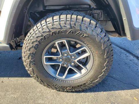 Used 2023 Jeep Gladiator Sport image 26