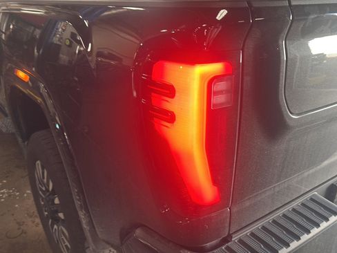 Used 2025 GMC Sierra 3500 Denali Ultimate image 6