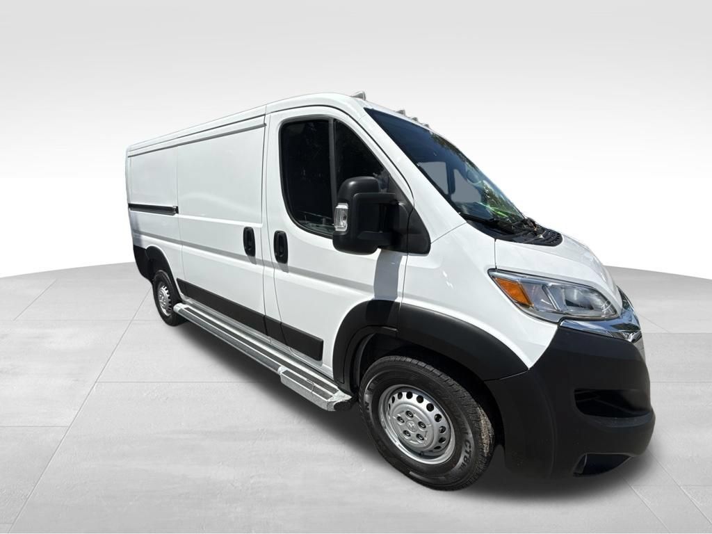 Used 2025 RAM ProMaster 2500 w/ U-Haul Equipment Group FWD image 8