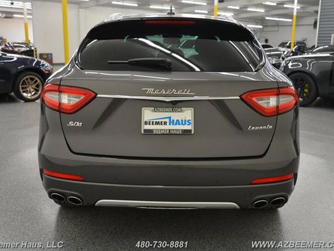 Used 2018 Maserati Levante S GranLusso image 9
