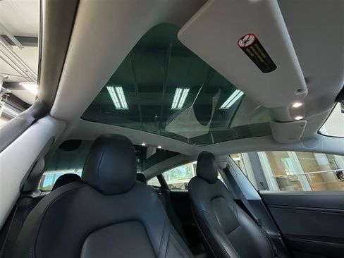 Used 2020 Tesla Model 3 Long Range AWD/4WD image 28
