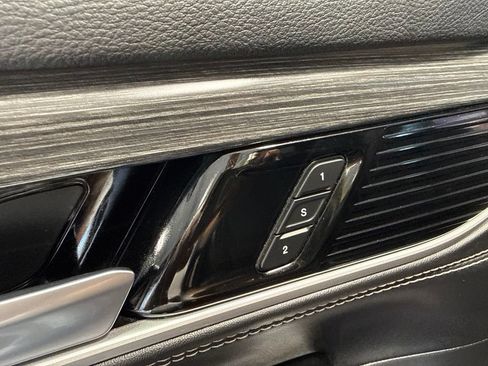 Used 2024 Jeep Wagoneer L Series II w/ Flexible Seating Group AWD/4WD image 18