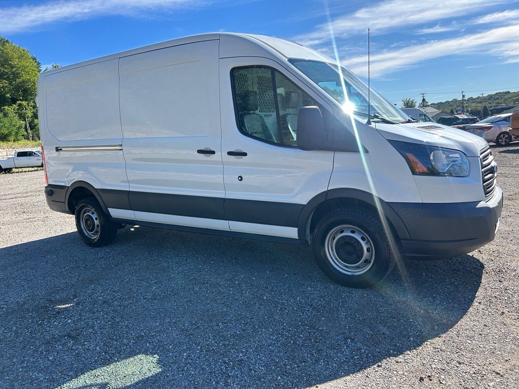 Used 2018 Ford Transit 250 148 Medium Roof RWD image 9