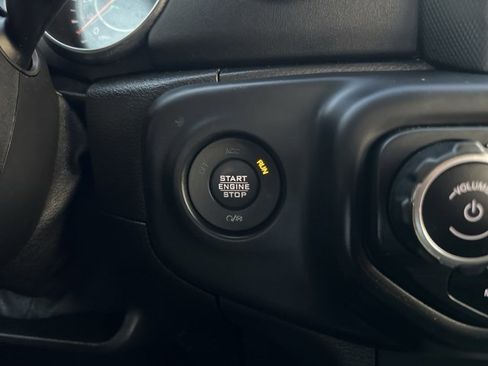 Used 2020 Jeep Gladiator Overland image 22