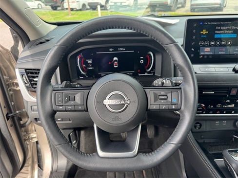 Used 2024 Nissan Rogue Platinum w/ Platinum Premium Package image 20