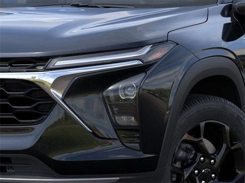 New 2026 Chevrolet Trax LT w/ Midnight Edition image 10