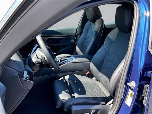 Certified 2026 BMW 530i RWD image 8