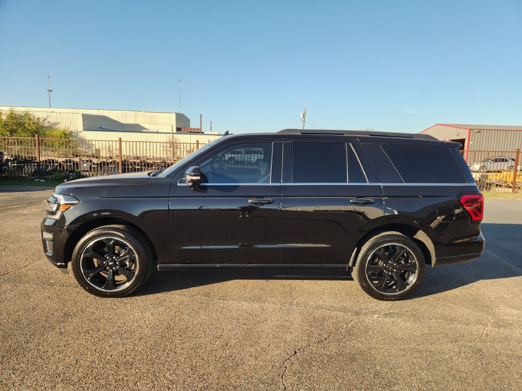 Used 2024 Ford Expedition Limited RWD image 4
