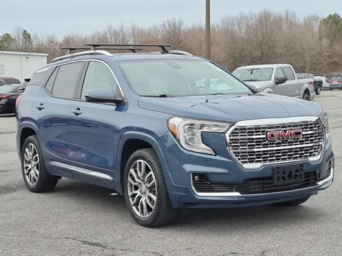 Used 2024 GMC Terrain Denali w/ Denali Premium Package image 3