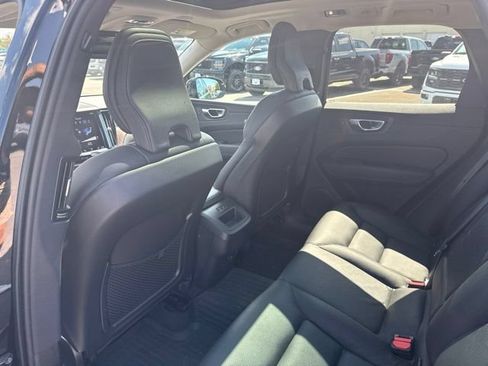Used 2021 Volvo XC60 T5 Momentum w/ Advanced Package AWD/4WD image 23