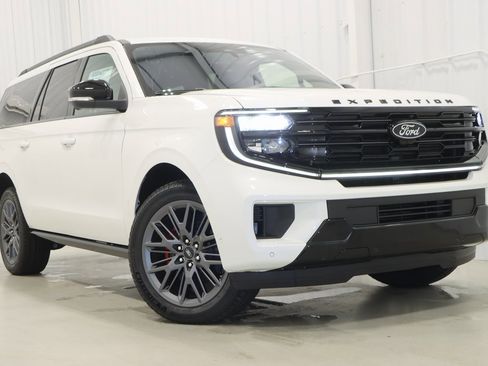 New 2025 Ford Expedition Max Platinum w/ Stealth Performance Package image 43