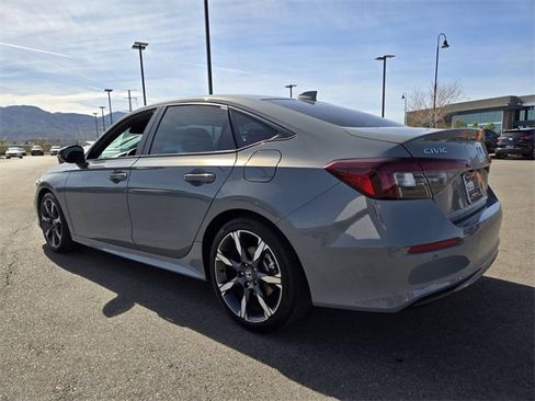 Used 2025 Honda Civic Sport image 4