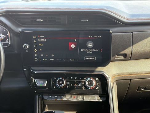 Used 2023 GMC Sierra 1500 AT4 w/ Technology Package AWD/4WD image 19