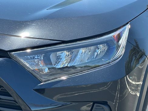 Certified 2022 Toyota RAV4 LE AWD/4WD image 52