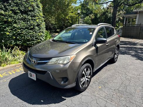 Used 2013 Toyota RAV4 LE AWD/4WD image 3