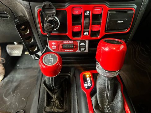 Used 2021 Jeep Gladiator Rubicon image 13