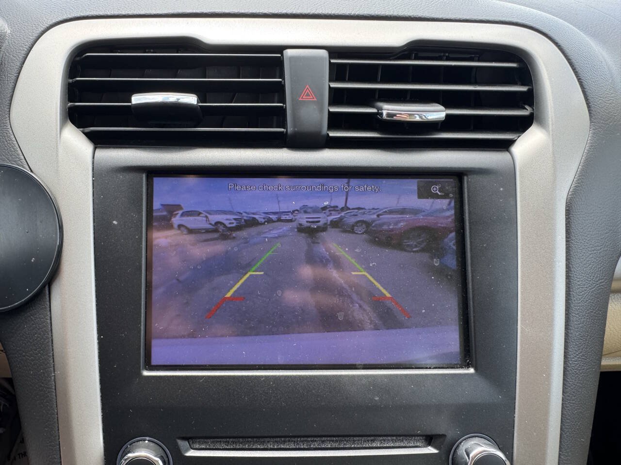 Used 2013 Ford Fusion SE FWD image 21