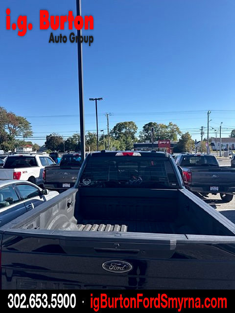 Used 2022 Ford F350 Lariat w/ Black Appearance Package AWD/4WD image 7